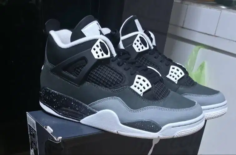 Air Jordan 4 Fear Size 44 Original 95% Like New + Box