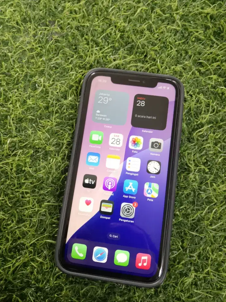 iPhone xr white 64gb