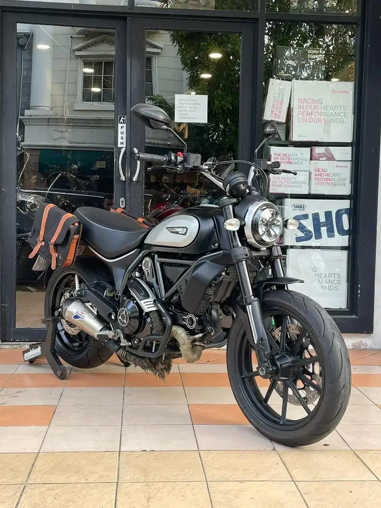 Ducati Scrambler Icon Black 2020 low Km
