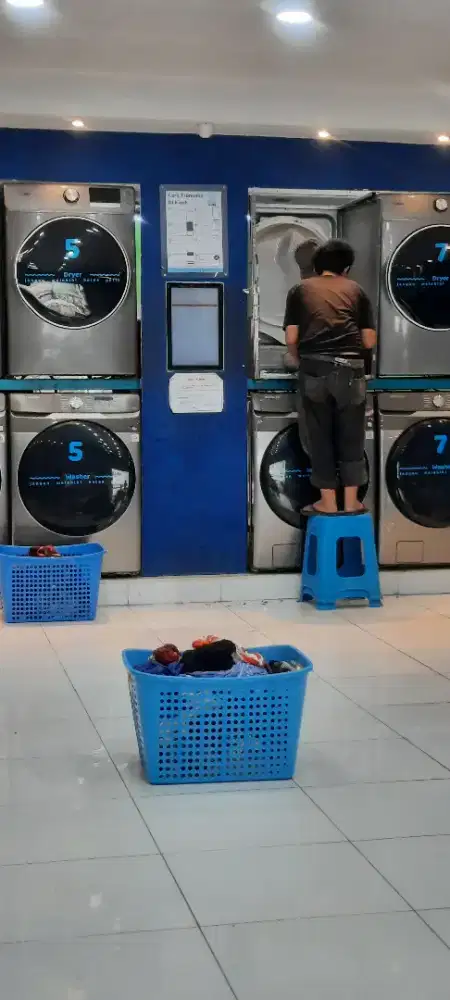 Dibutuhkan Karyawan Teknisi, Kasir Laundry
