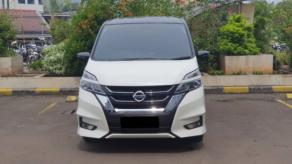 Nissan Serena 2.0 HWS High Way Star Two Tone AT 2019 Low Km Record