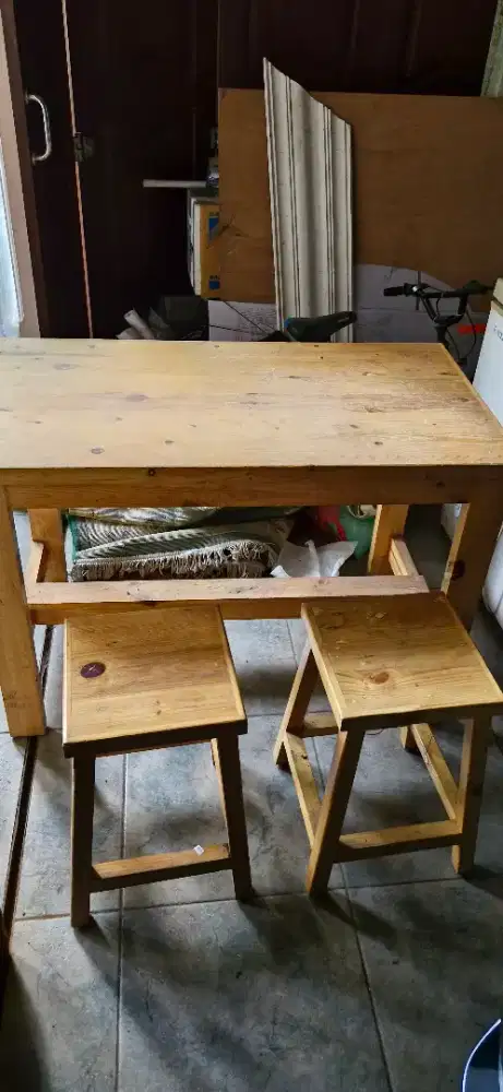 Set meja kursi cafe kayu