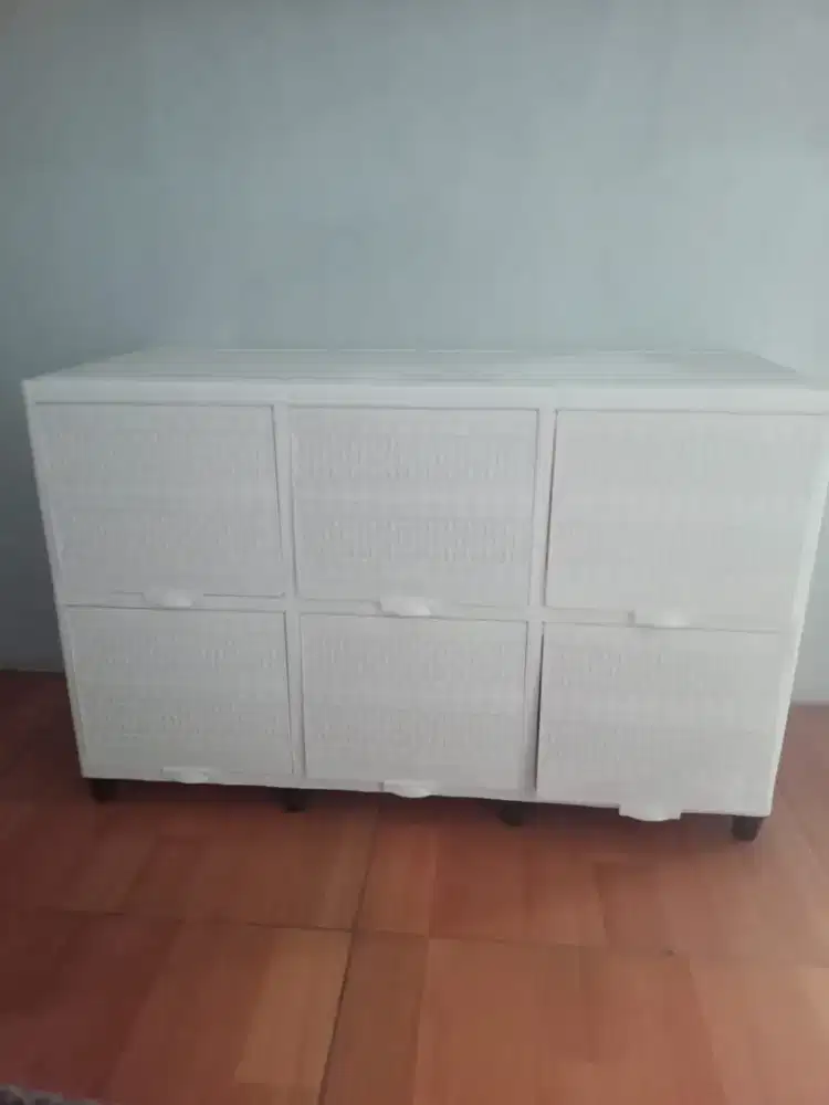 Lemari Plastik Triple Club Flip