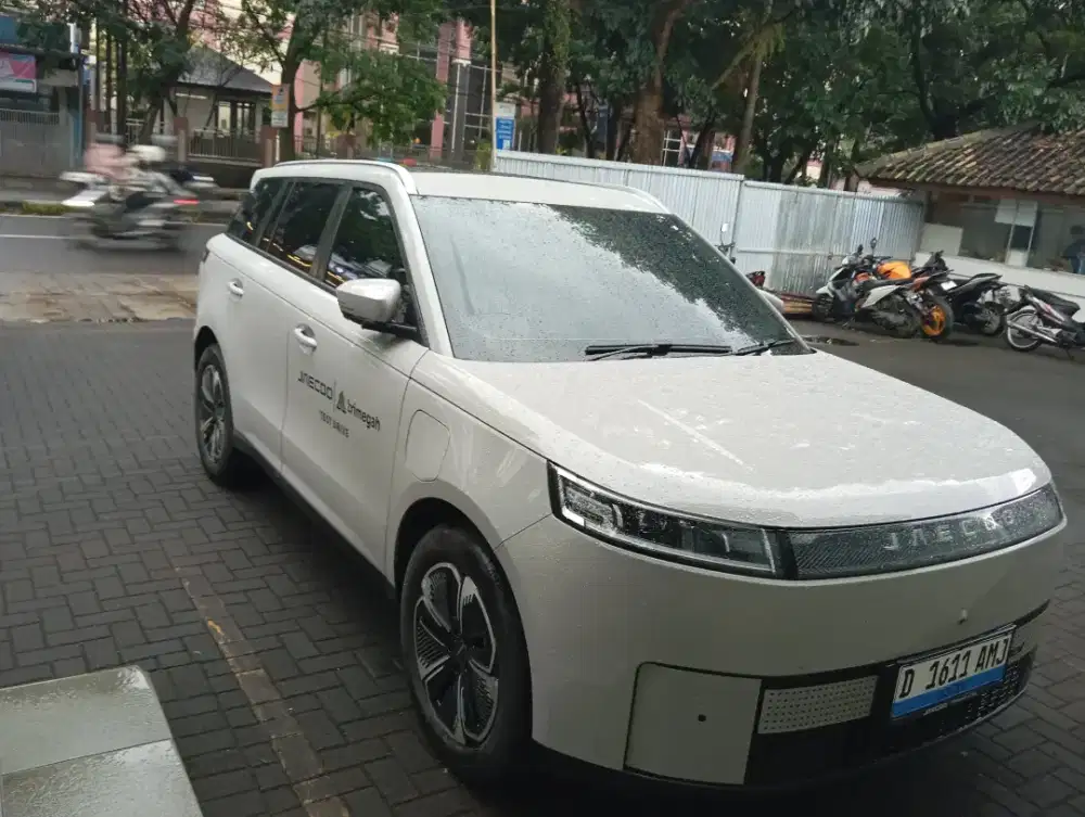 JAECOO J5 EV PREMIUM