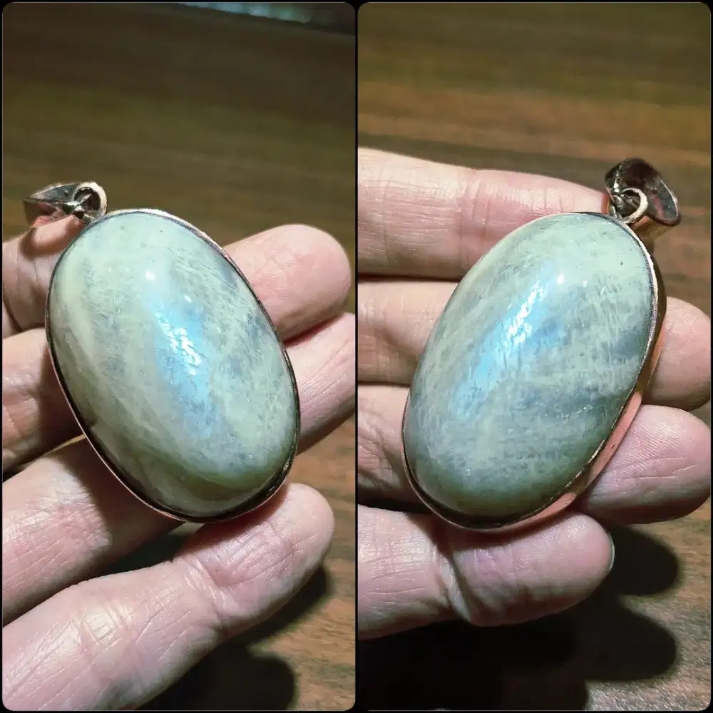 Biduri Bulan Air Laut (Natural Moonstone)
