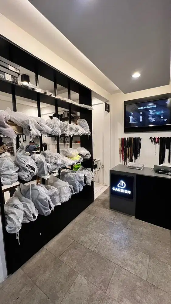 Lowongan Kerja Penjaga Toko Admin Cuci Sepatu