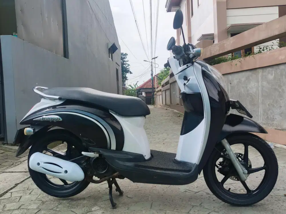 Honda Scoopy 2012 stater tokcer halus mulus terawat