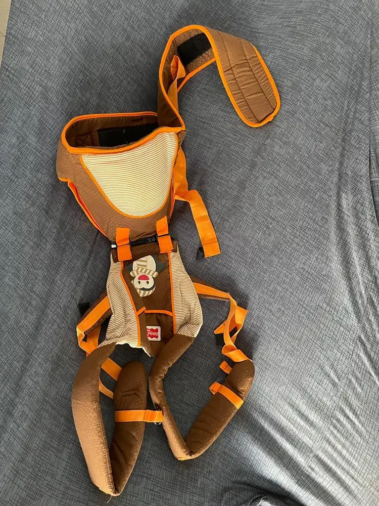 Gendongan bayi hipseat