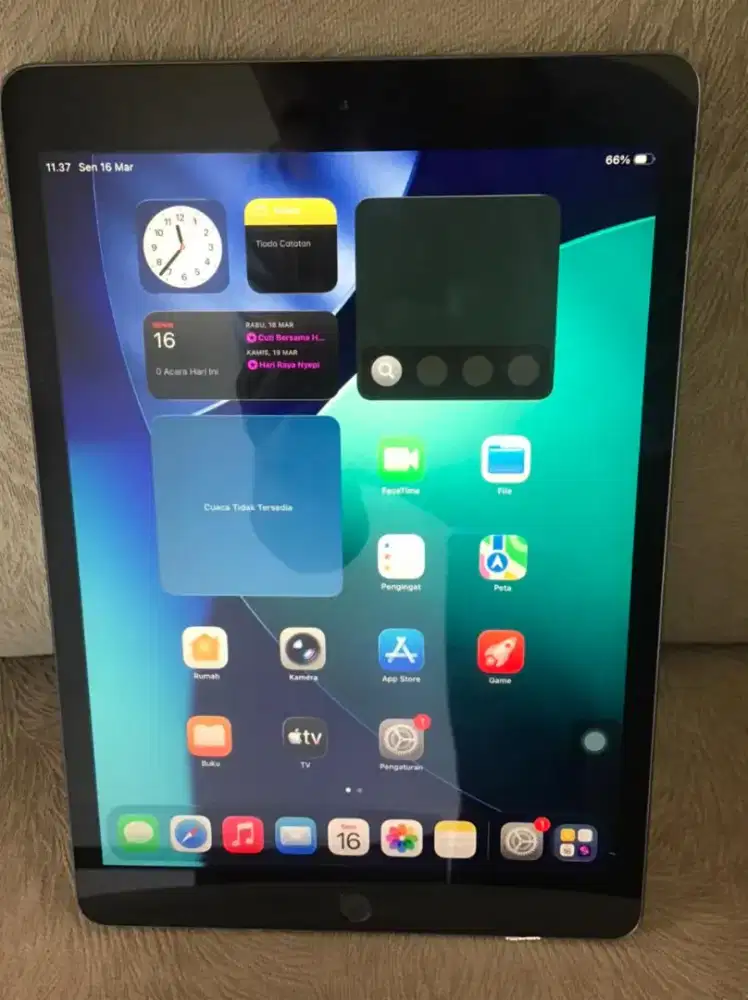 iPad Gen 8GB Wi-Fi 32GB Normal Mulus Fullset Bebas Reset