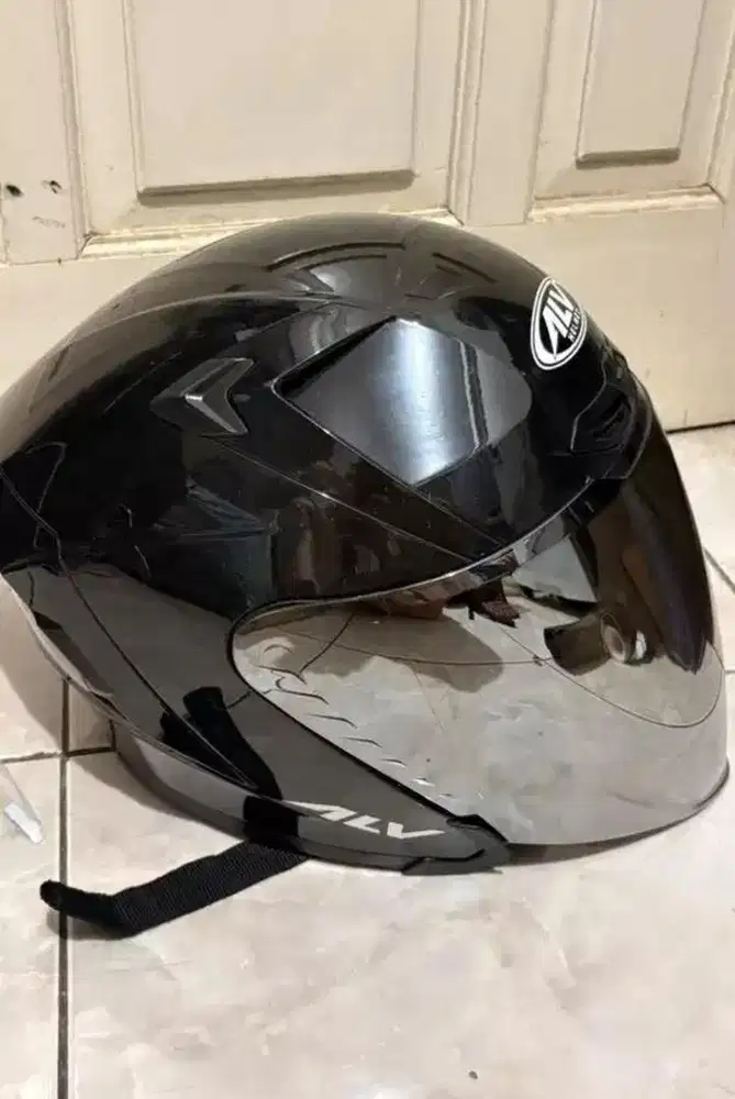 Helm ALV Ultron Original Bekas Wanita Kondisi Bagus - 300rb Nego