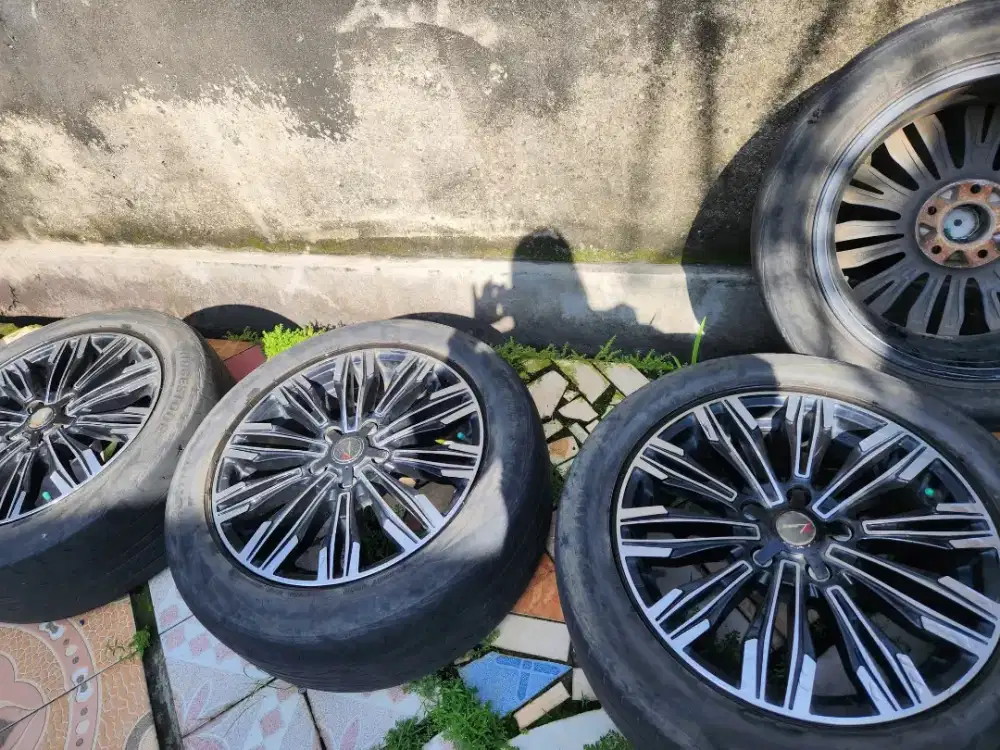 Jual velg R17 beserta ban murah aja
