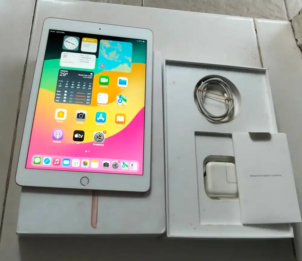 iPad Gen 6 Wi-Fi 32GB Rose Gold Normal Mulus Fullset Bebas Reset
