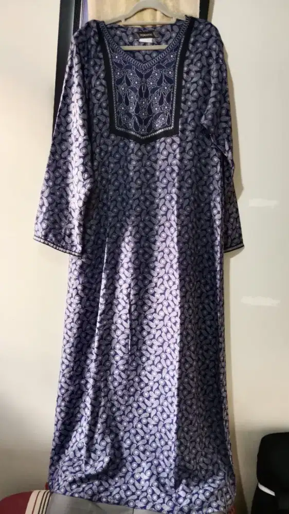 Dress Muslim Cantik Motif Unik dari KSA