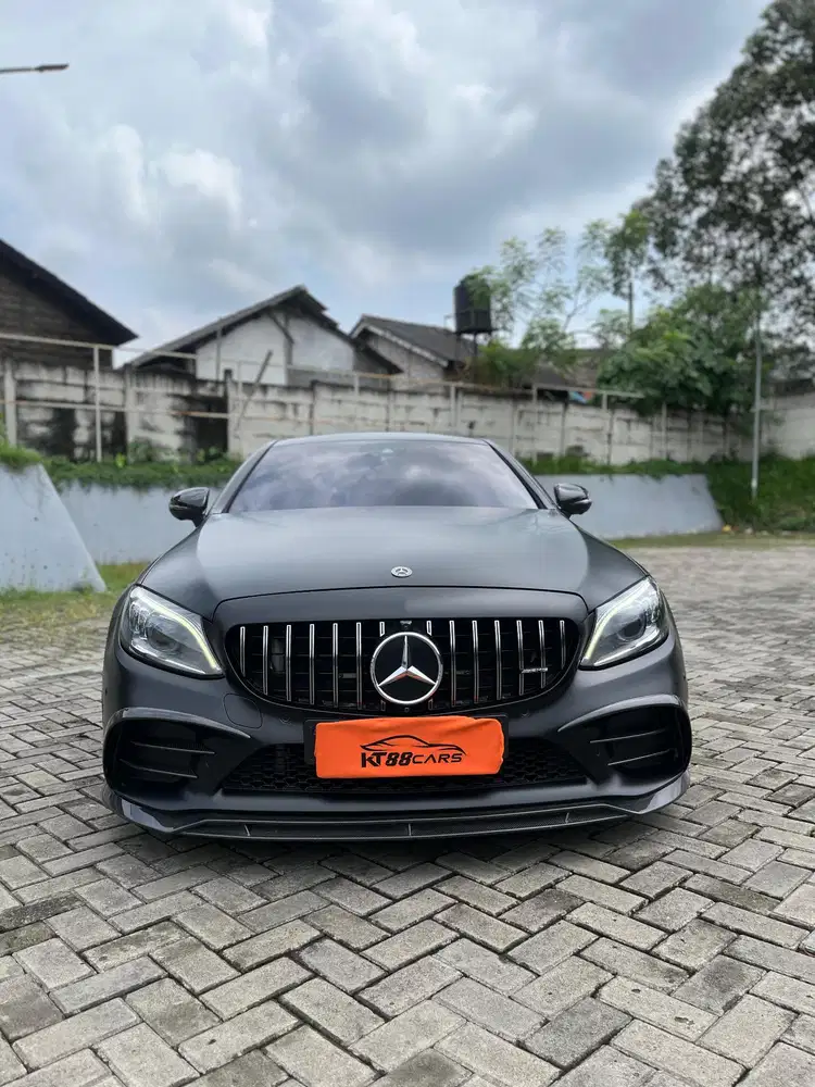 Mercedes-Benz C43 2019 Bensin