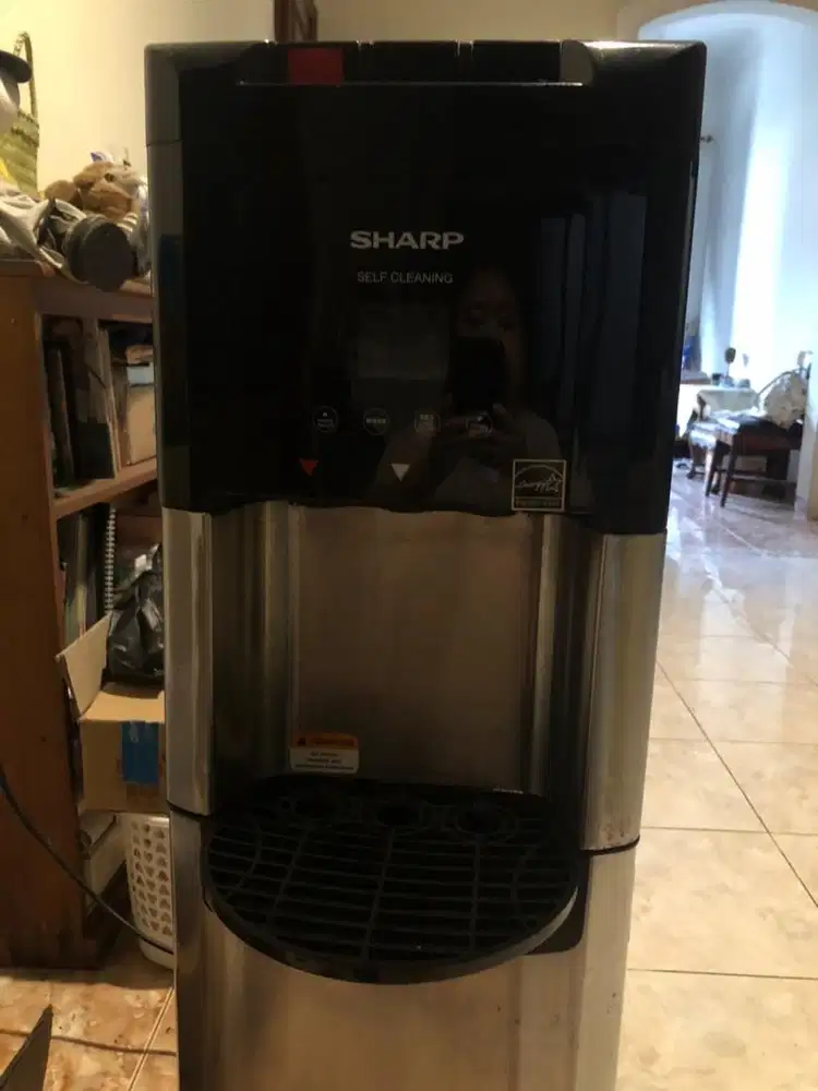 Dispenser sharp galon bawah