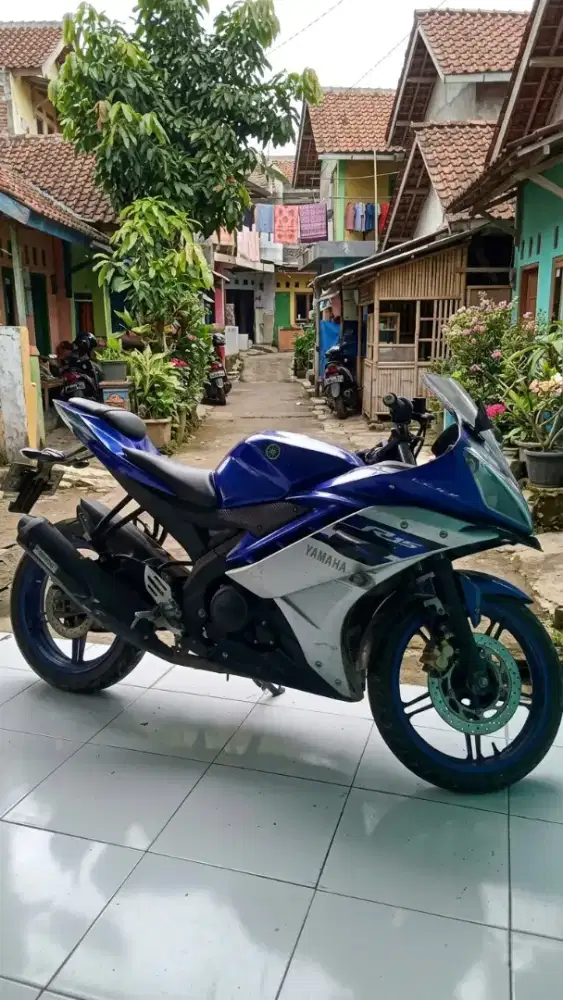 Yamaha r15 v2 2016