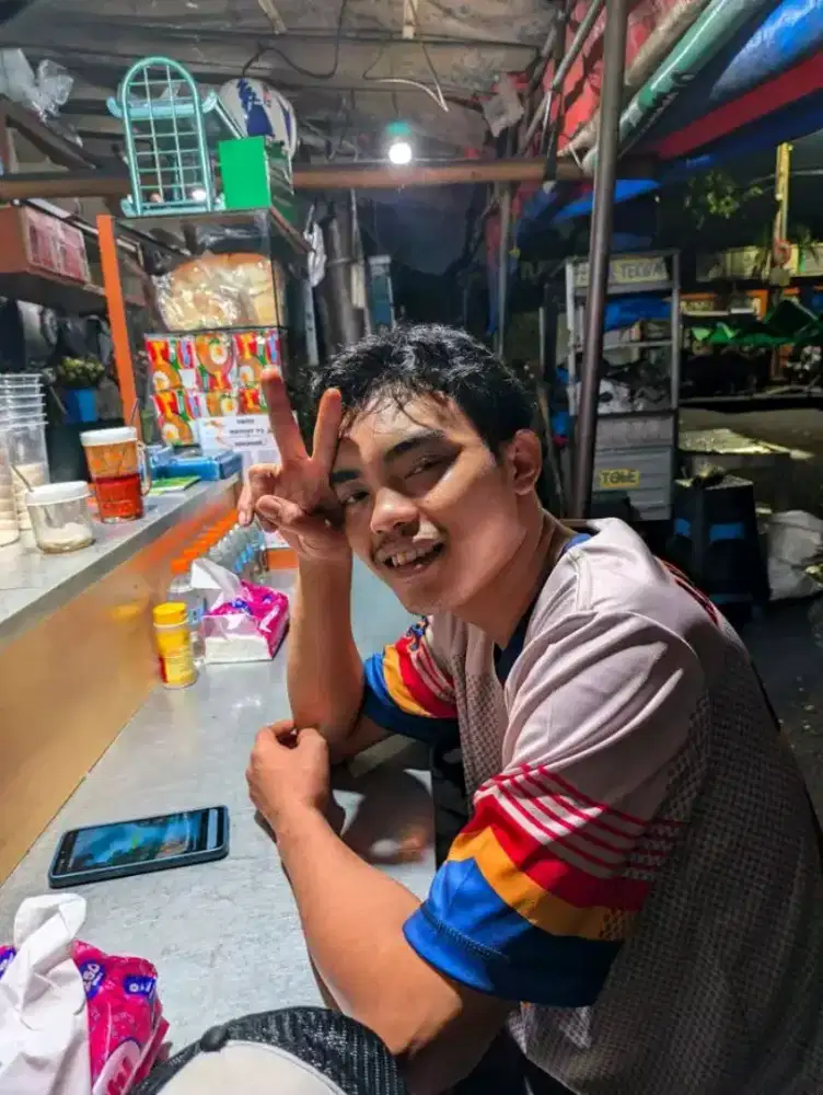 Cari kerjaan apa aja ya yang penting halal