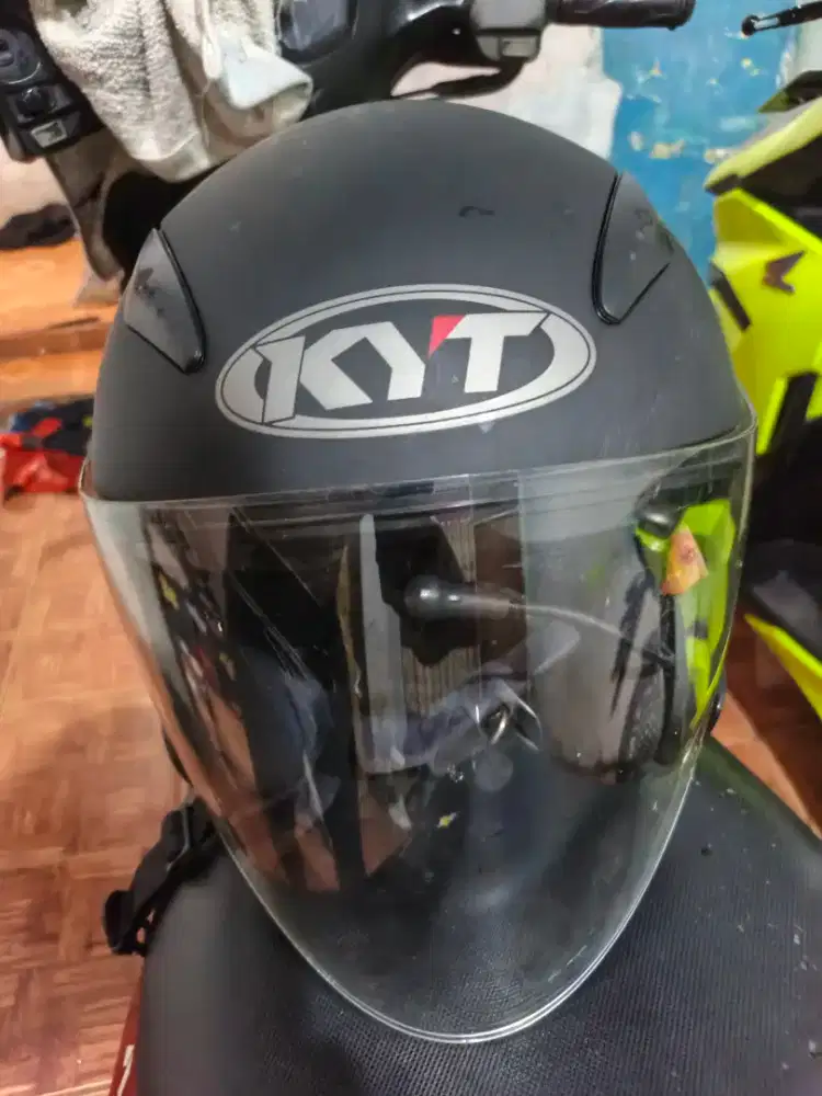 Helm KYT galaxy ukuran L mumer