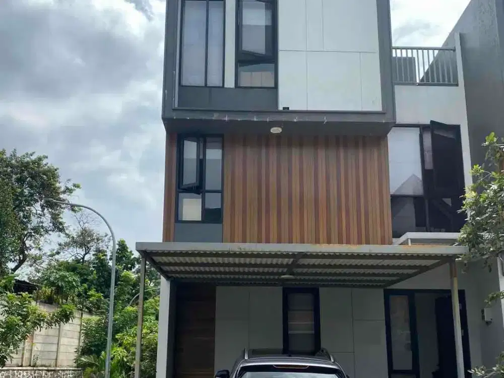 Jual Cepat Rumah Tiga Lantai Semi Furnished Kota Wisata