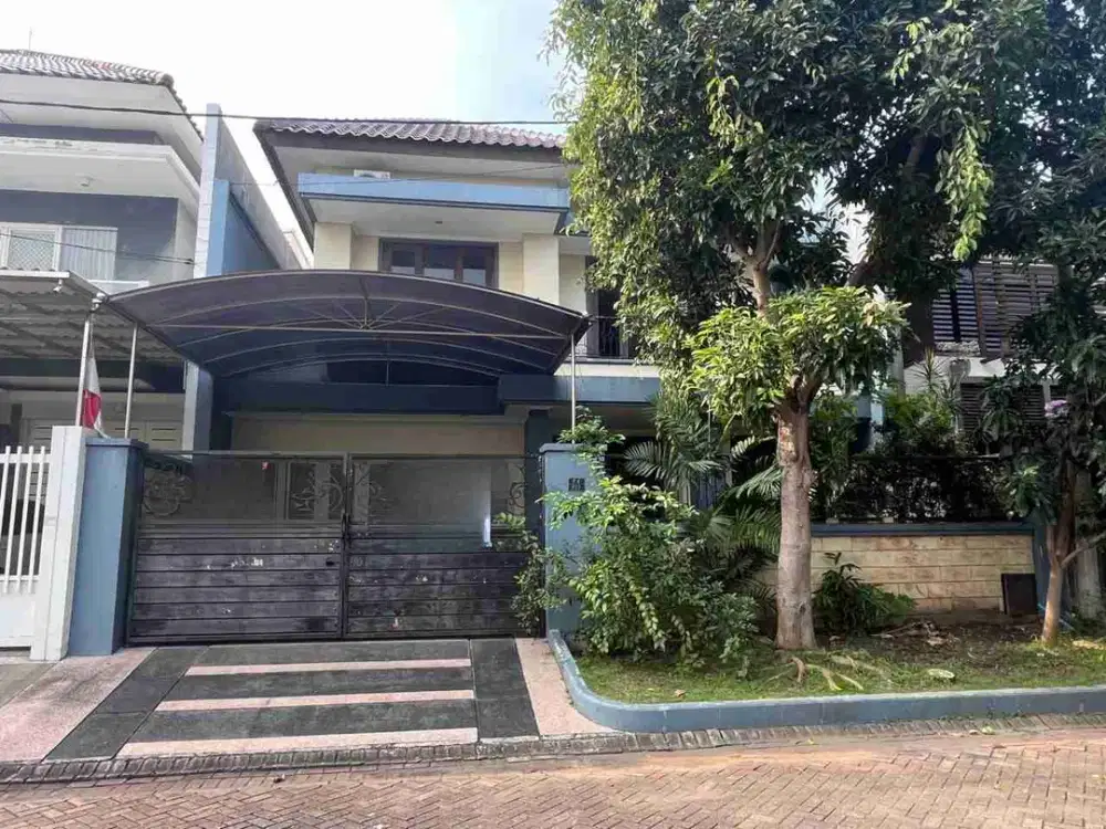 DIJUAL Rumah Dian Istana  depan Row Jalan kembar - Cluster Taman Ratu