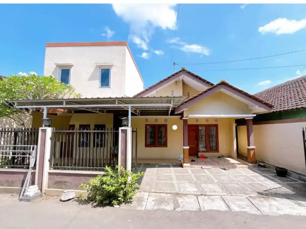 Disewakan Rumah 2 Lantai Semi Furnish Lokasi di Banguntapan