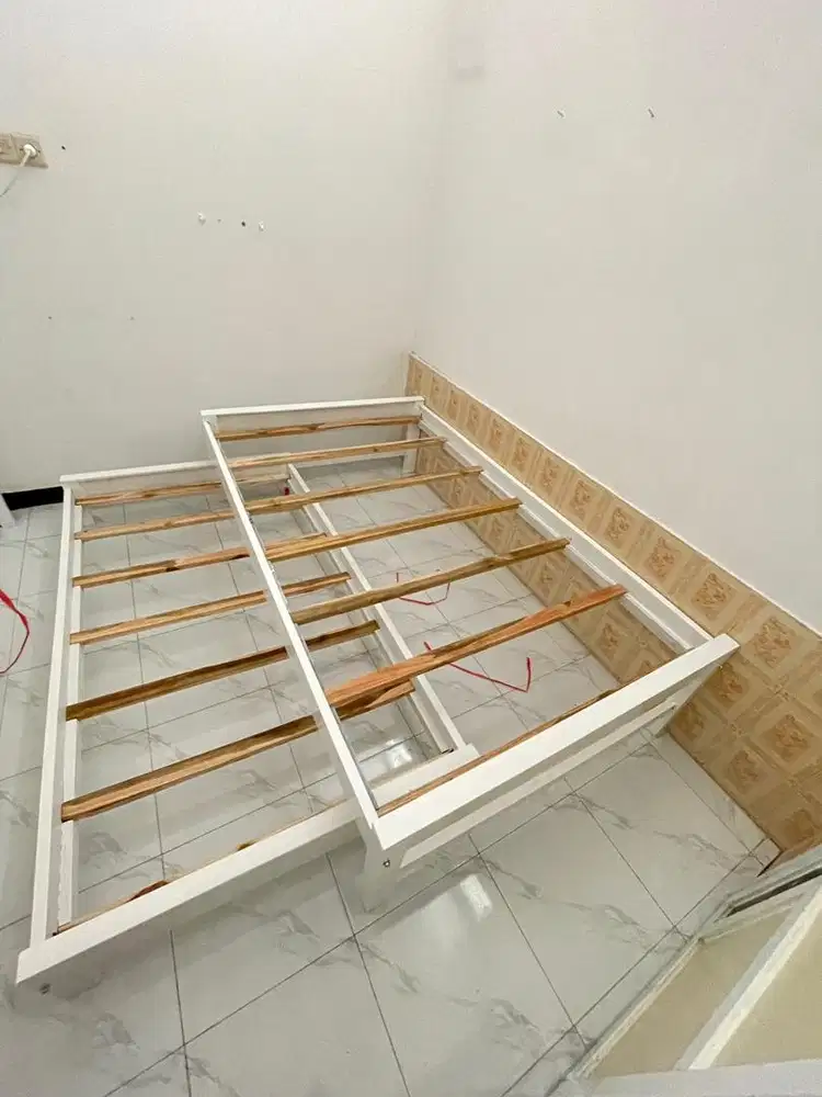 dipan kasur keluarga