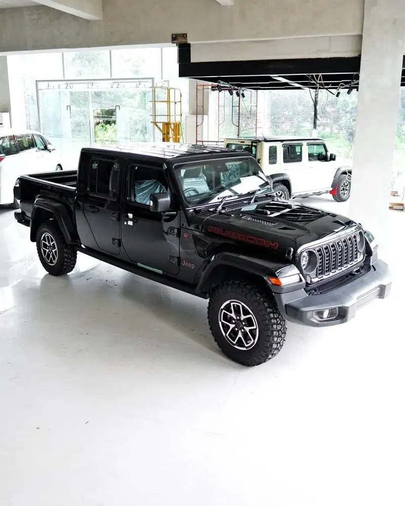 ready stock jeep gladiator hitam nik 2026 bisa proses kredit 5 thn