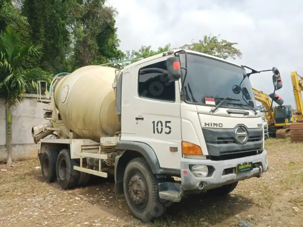 Truck mixer Hino lohan tahun 2018