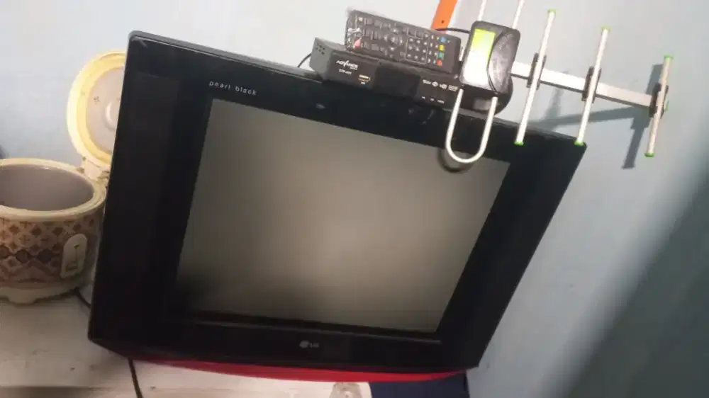 Tv tabung LG slimblack + stb + antena