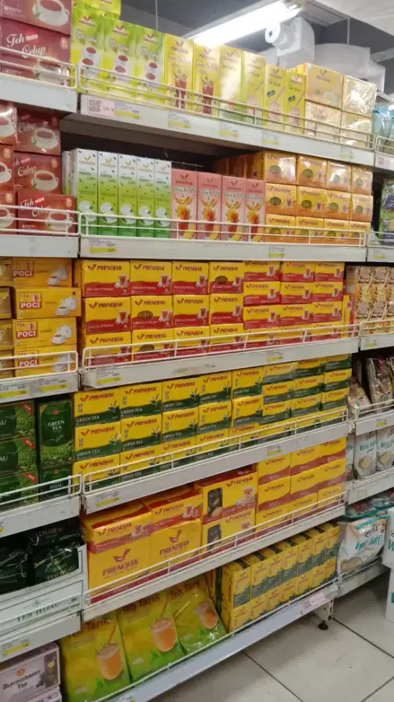 Ka gudang dan pengiriman logistik