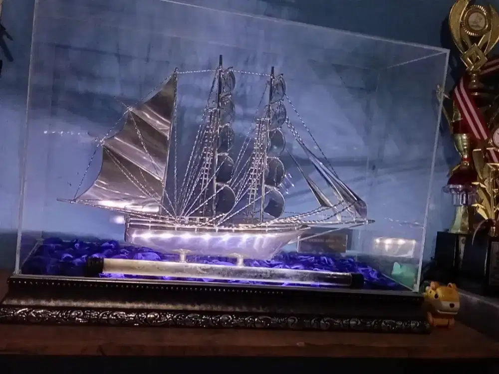 Miniatur Kapal Pinisi