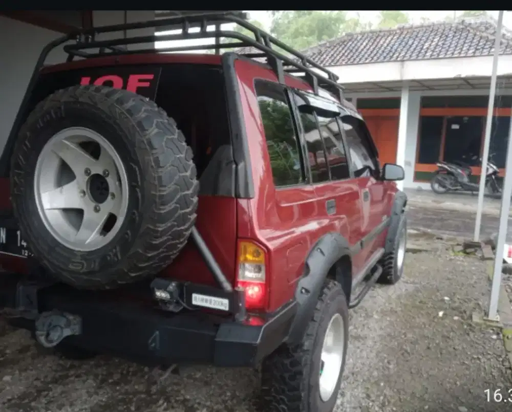 VITARA 4X4 MERAH TAHUN 1993