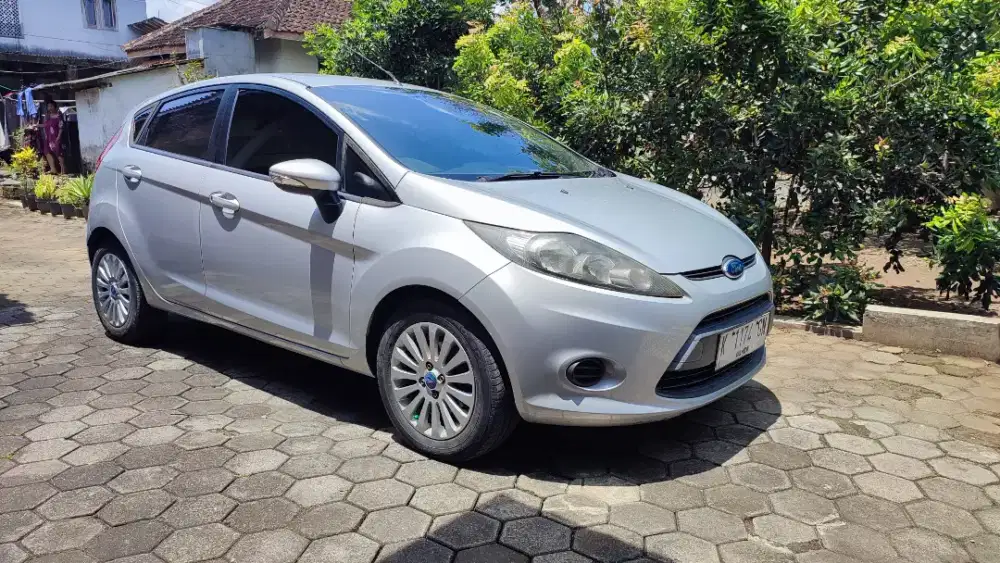 Ford Fiesta 3011 AT