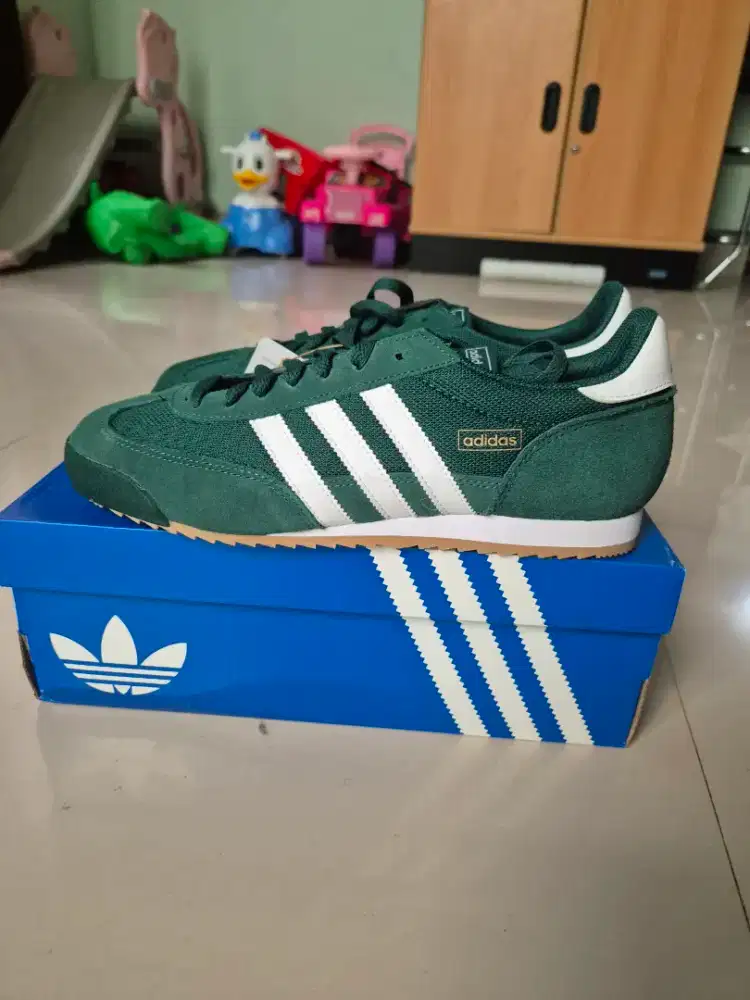 Sepatu Adidas lifestyle R71 new ukuran 43 green