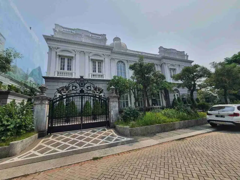 di jual luxury house mewah dengan tanah yang luas