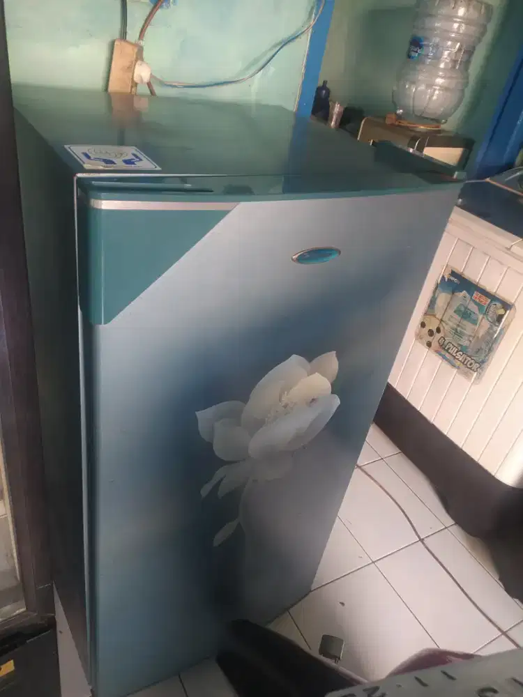 Jual kulkas poljtron 1 pintu