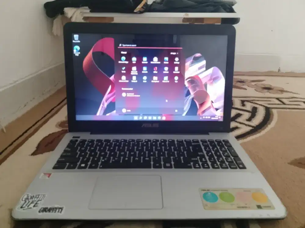Laptop asus X555Q