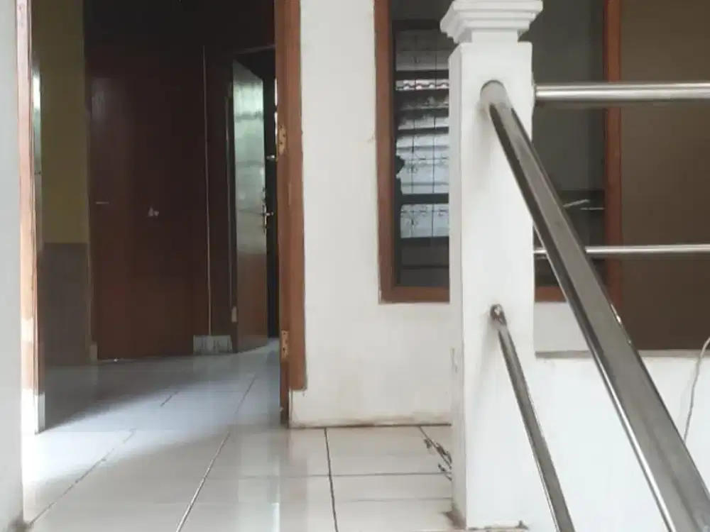 Disewakan Rumah 2 Lantai Siap Huni Minimalis Lokasi di Taman Cibaduyut Indah Bandung