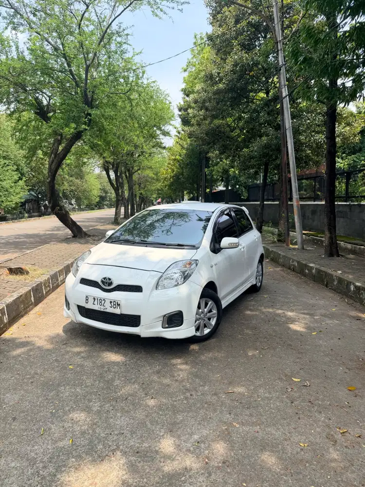 Dijual Toyota Yaris 1.5 E AT 2012 Facelift Istimewa
