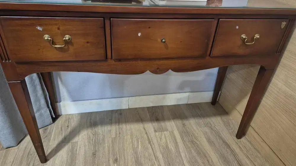 Meja antik dan meja rias antik kayu mahoni