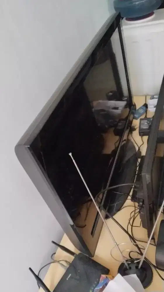 Menerima jual beli tv bekas borong atau satuan