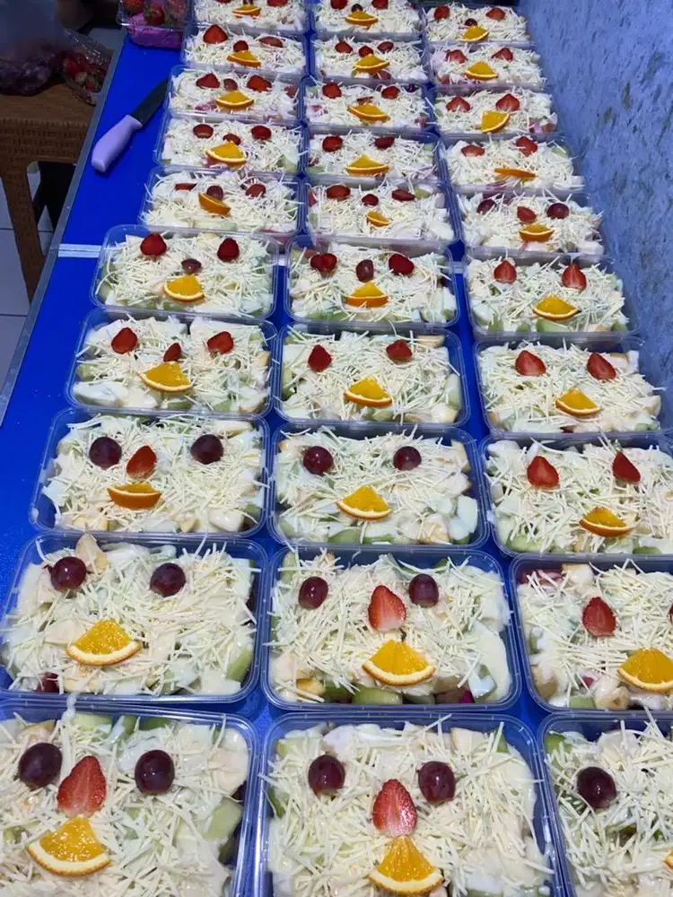 Lowongan pekerjaan jaga stand salad buah dan corndog