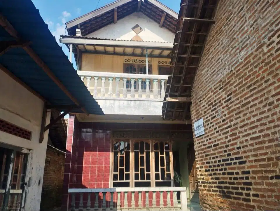 JUAL RUMAH 2 LANTAI SIAP HUNI  Rp 600 JUTA di Puri, Kota Pati!