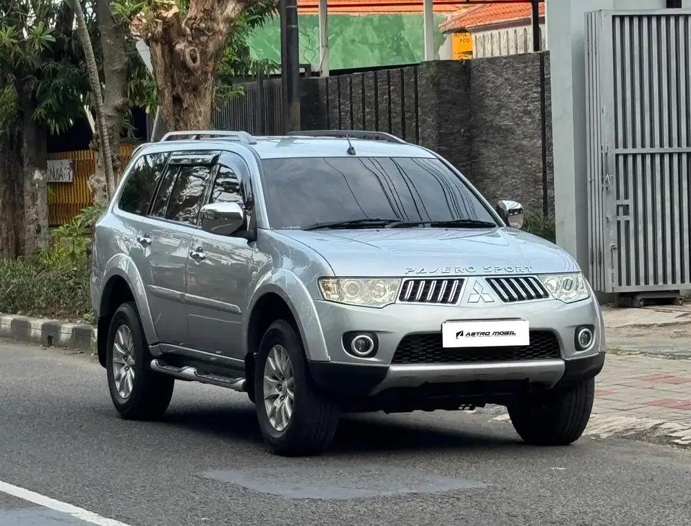 PAJERO SPORT 2010 / 2009 Matic Bagus Bekas Kredit Surabaya Istimewa