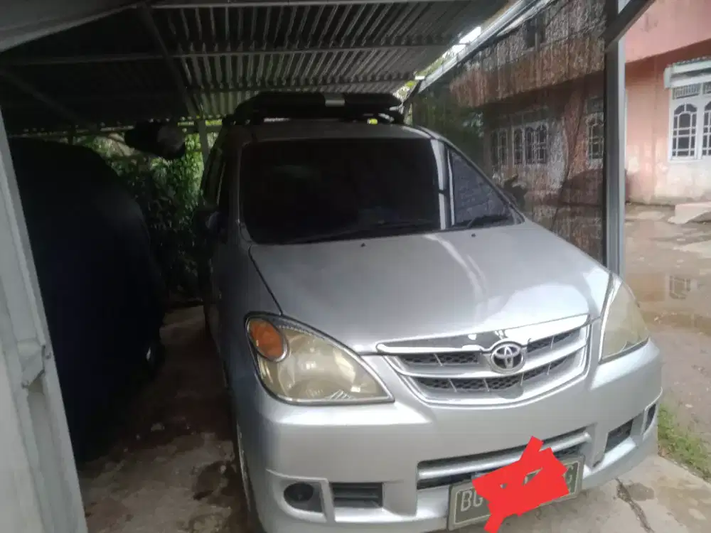 Di jual avanza G 2010