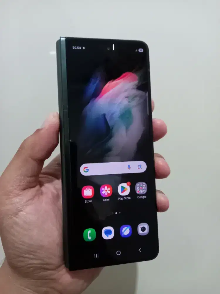 Samsung Galaxy Z Fold 3 5G Ram 12/512Gb Fullset ada minus dibaca
