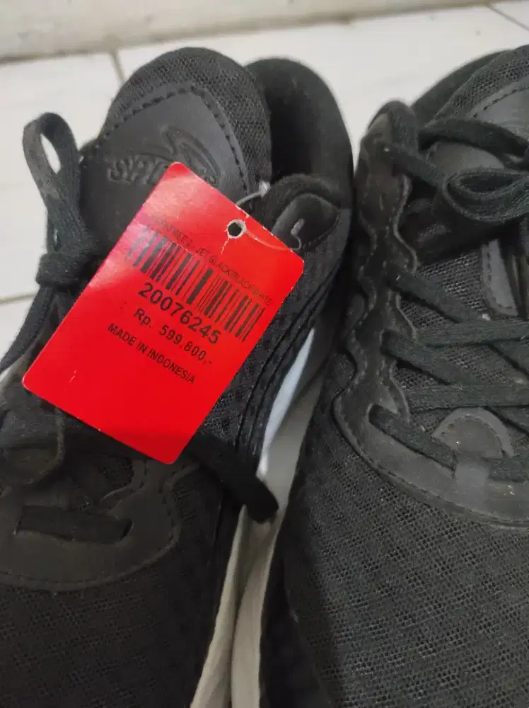 sepatu lari specs rushfree 2