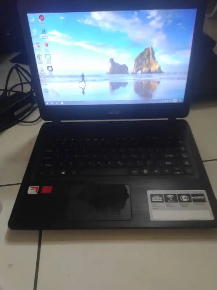 Acer Aspire 3 A314-41 AMD A9 8G 500gb DDR4 RAM AMD Radeon 5