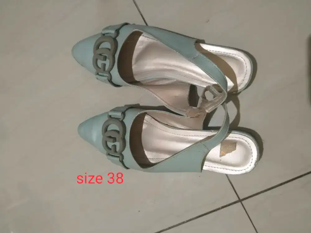 Preloved sepatu/sendal cewek cowok
