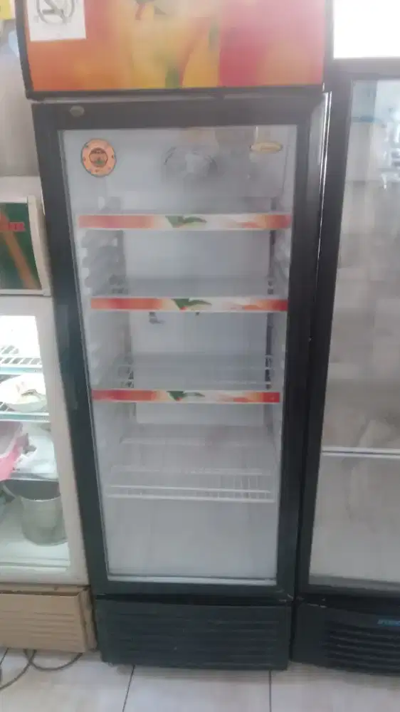 showcase pendingin 4 rak